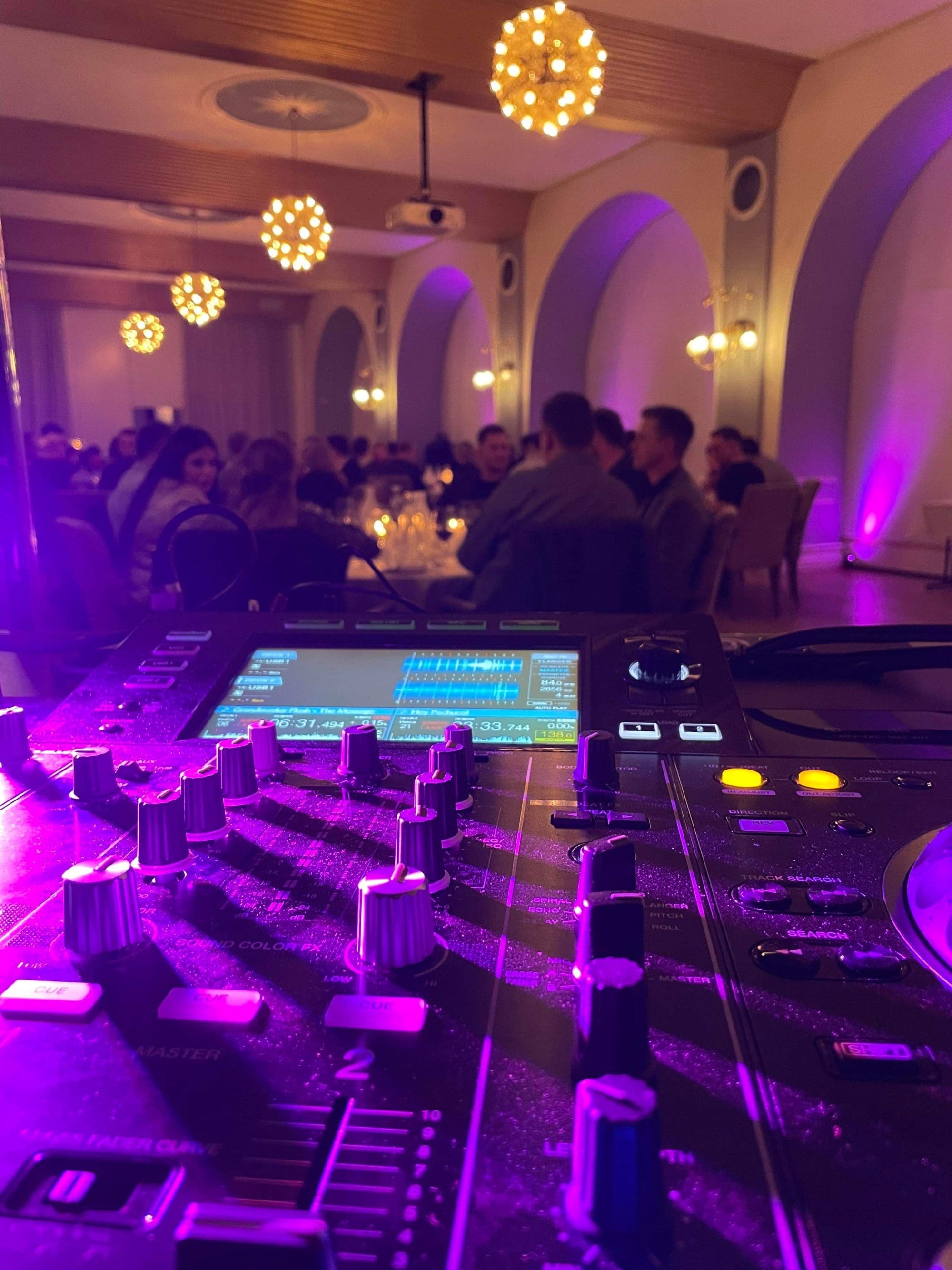 Dj til firmafest