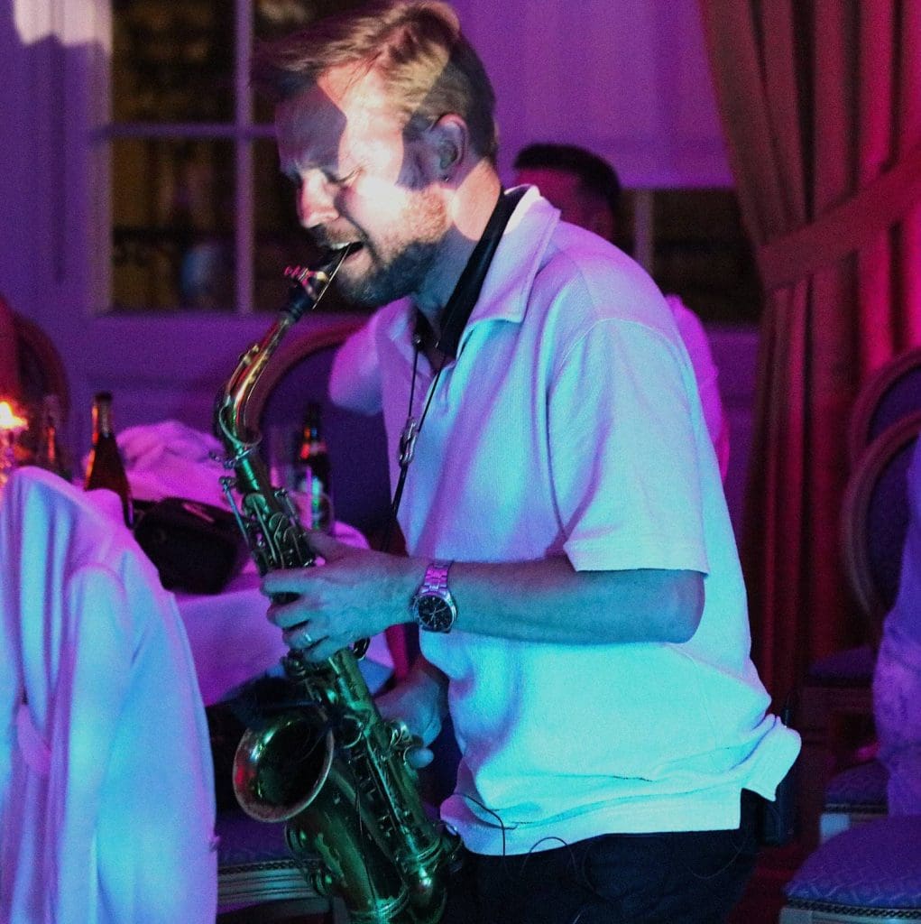 Jeppe Zacho i en Saxofon solo