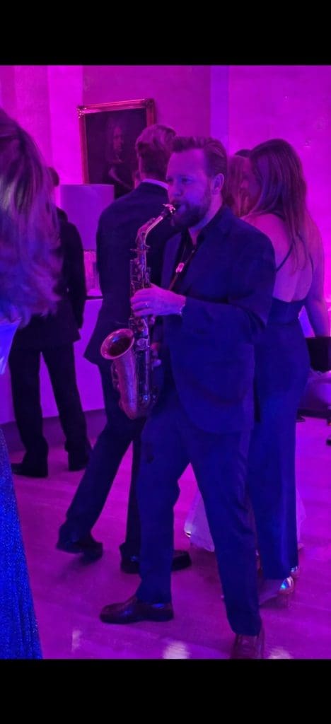 Dj og saxofon fest dansegulv - Flyverskjul